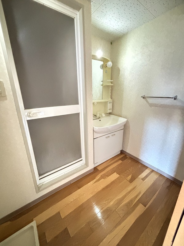 リバーサイド桜川弐番館 洗面所