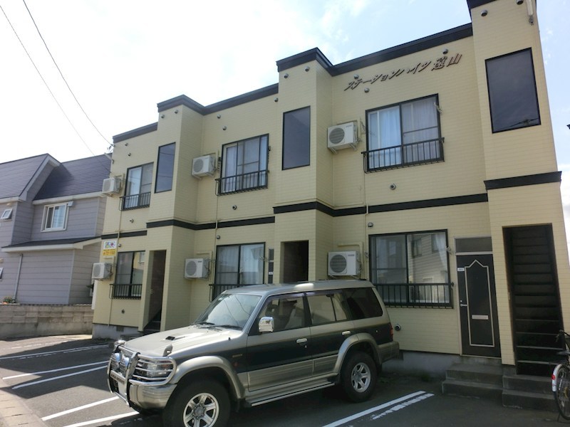 ステーションハイツ遠山 駐車場