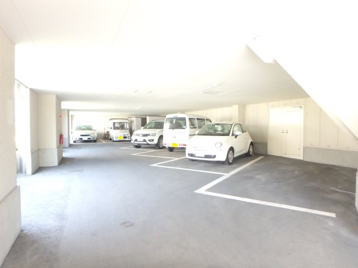 アポテカリー３９５１ 駐車場