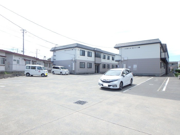 ハイセレールセレッソ　Ｂ 駐車場