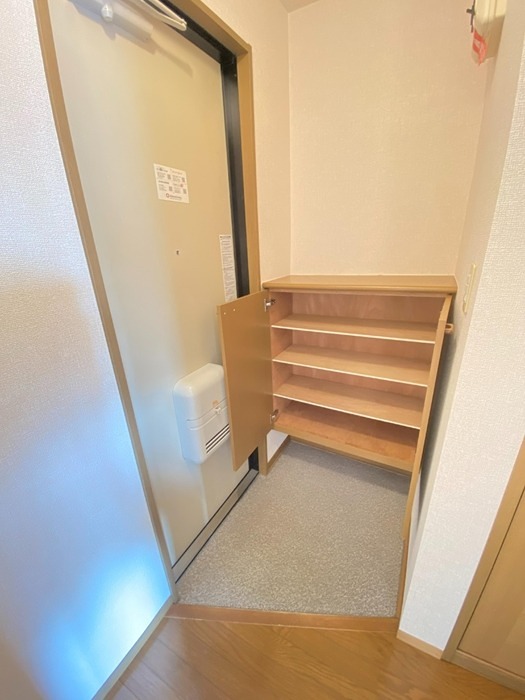 ハイセレールセレッソ　Ｂ 玄関