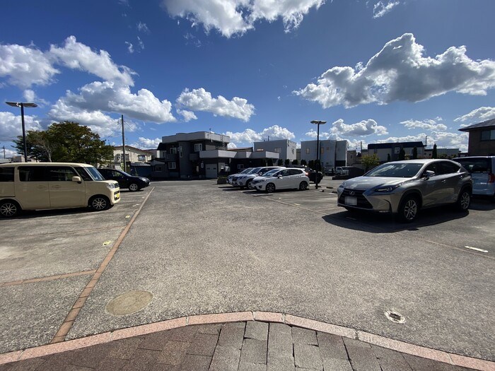 リビングタウン若宮　Ｄ 駐車場