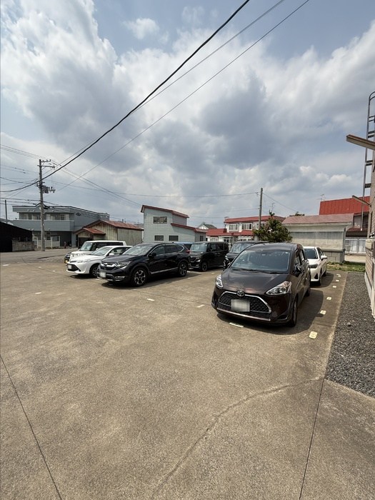 ベルファミーユ 駐車場