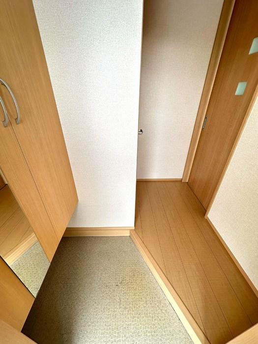 ガーデン小柳 玄関