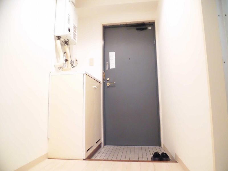 クイーンズコート海老園 玄関