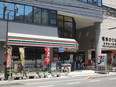 広島県広島市佐伯区楽々園４丁目6-22 コンビニ
