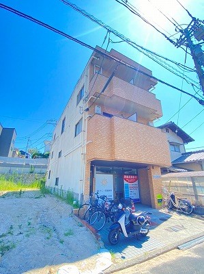 ウエストテール楽々園 外観