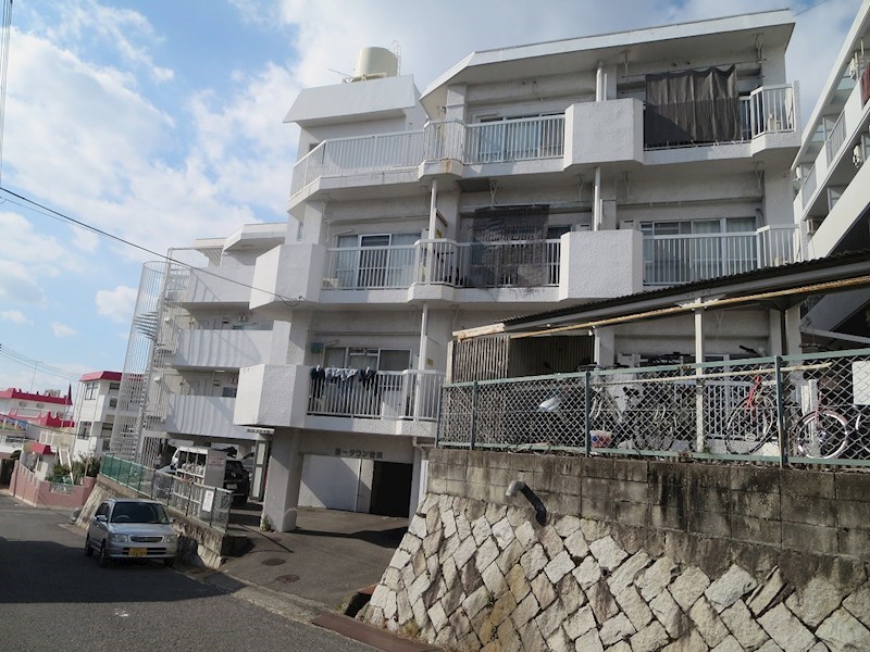 第一タウン皆賀 外観