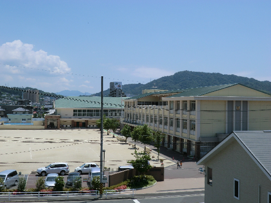 エフハリスト 小学校