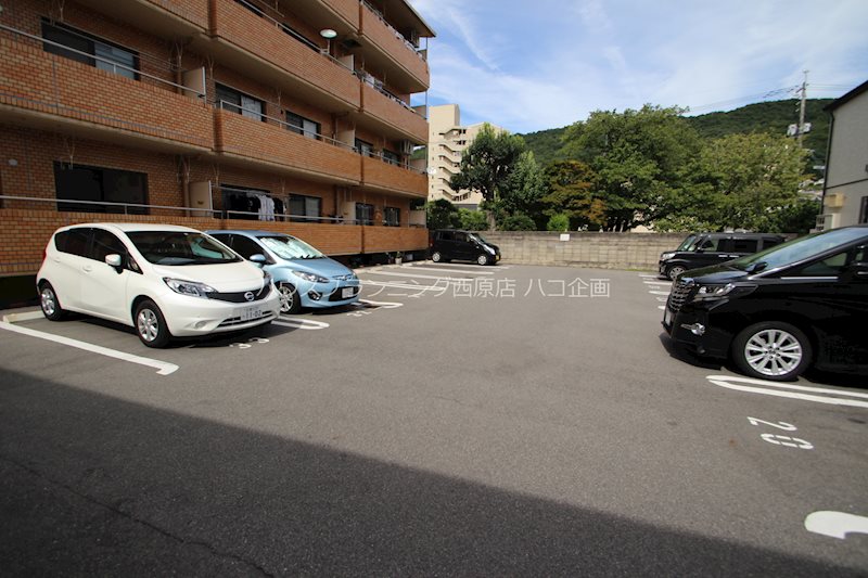 ヴィラ沖本 駐車場