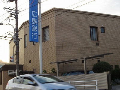 ファミーユブリズ Ⅲ 銀行