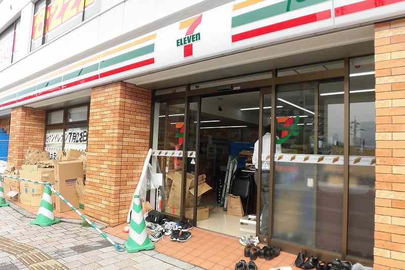 上原ビル コンビニ
