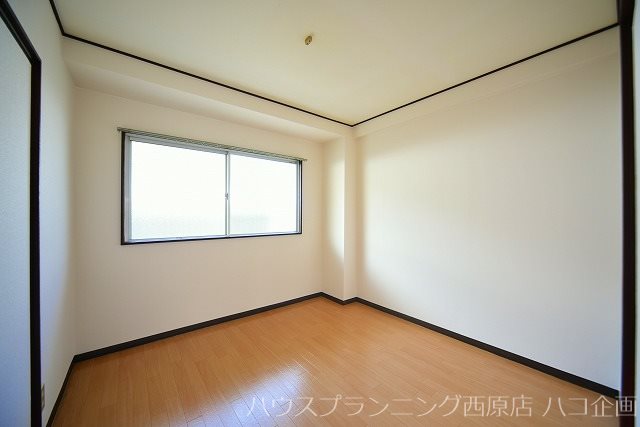 福本マンション ベッドルーム