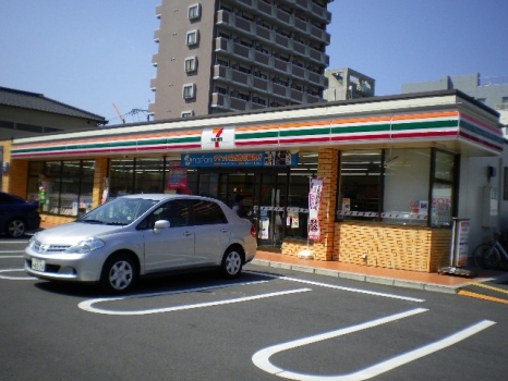 クロスデータビル73 コンビニ
