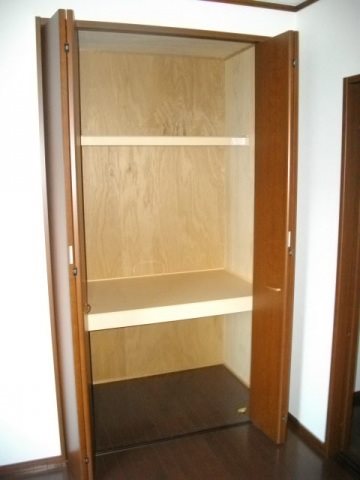 カタヤマC館 収納