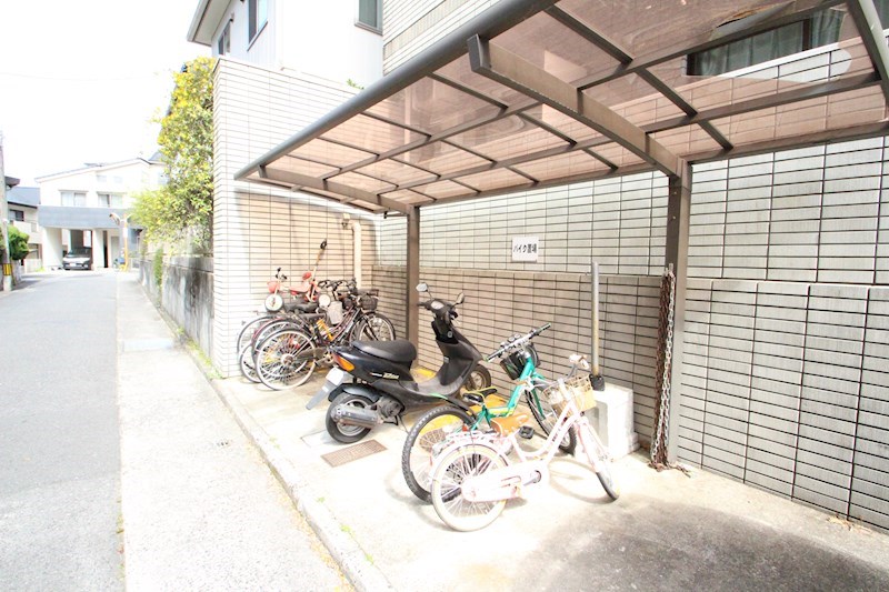 アスカビル 駐車場