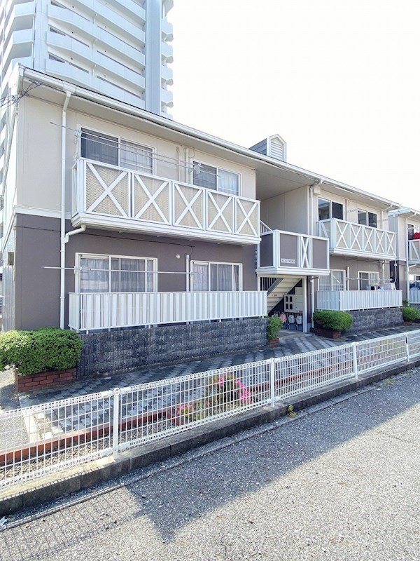 クレセンド楽々園 A棟 外観