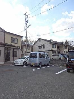 エルコートＢ 駐車場