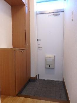 エルコートＢ 玄関