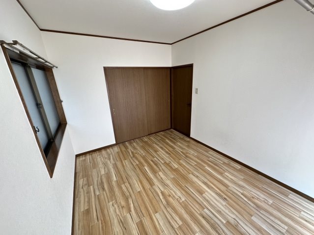 板藤己斐上貸家 ベッドルーム