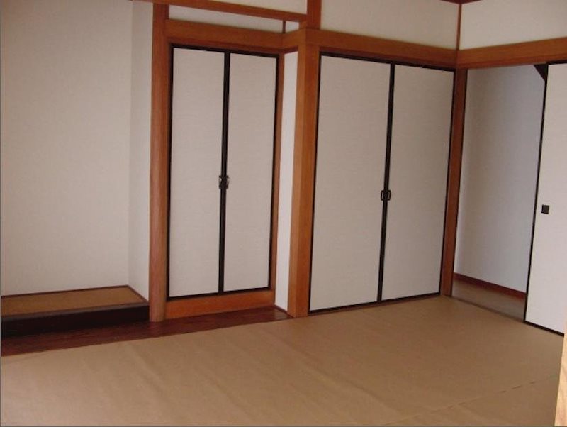 井口台網岡貸家 収納