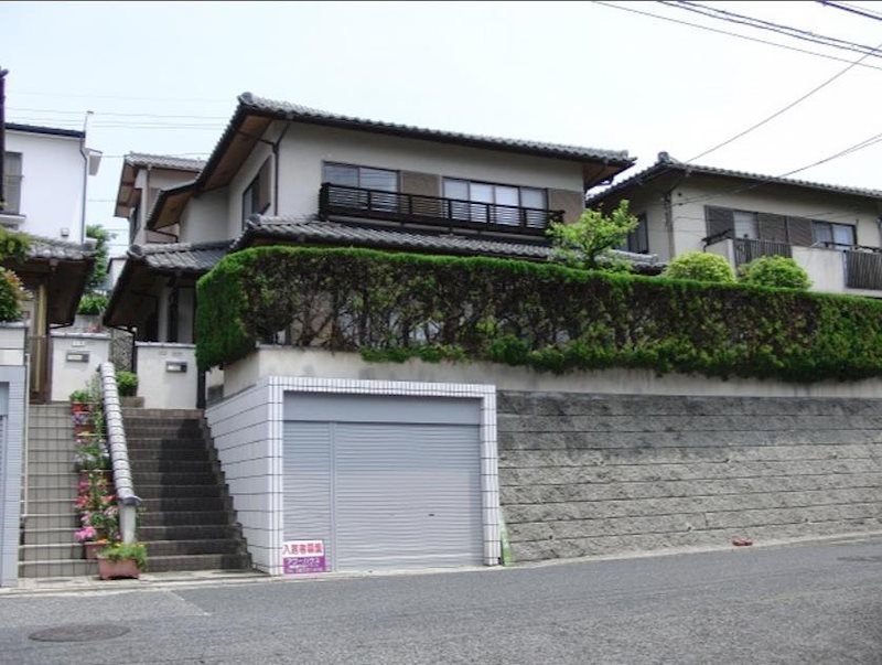 井口台網岡貸家 玄関