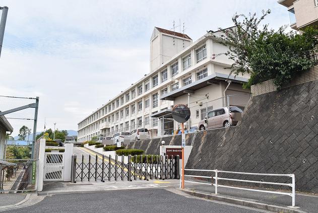 井口台網岡貸家 小学校