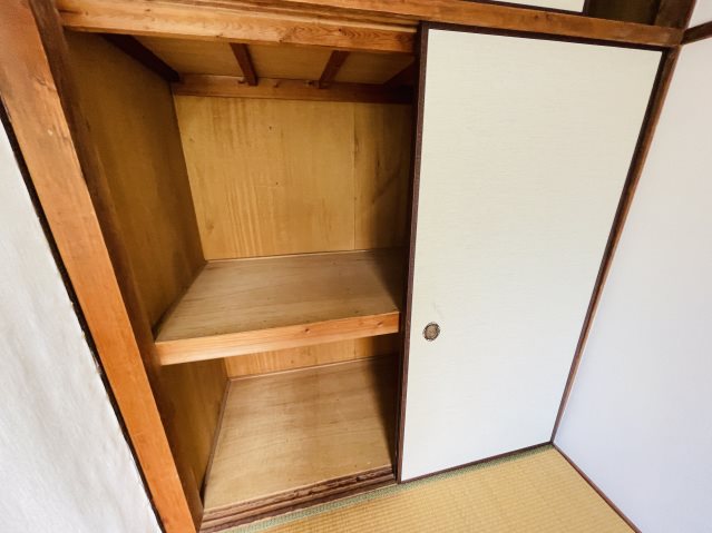 勝木戸建て 収納
