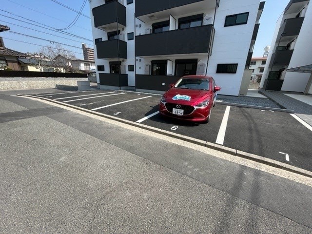 スマイルレジデンス三筋 駐車場