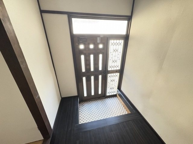 可部町勝木戸建て 玄関