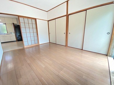 葵アパート ベッドルーム