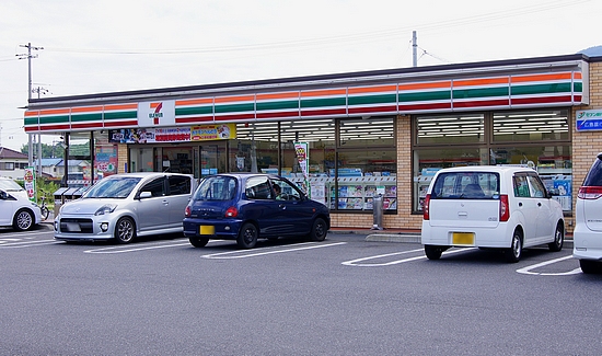メゾン原之前C棟 コンビニ