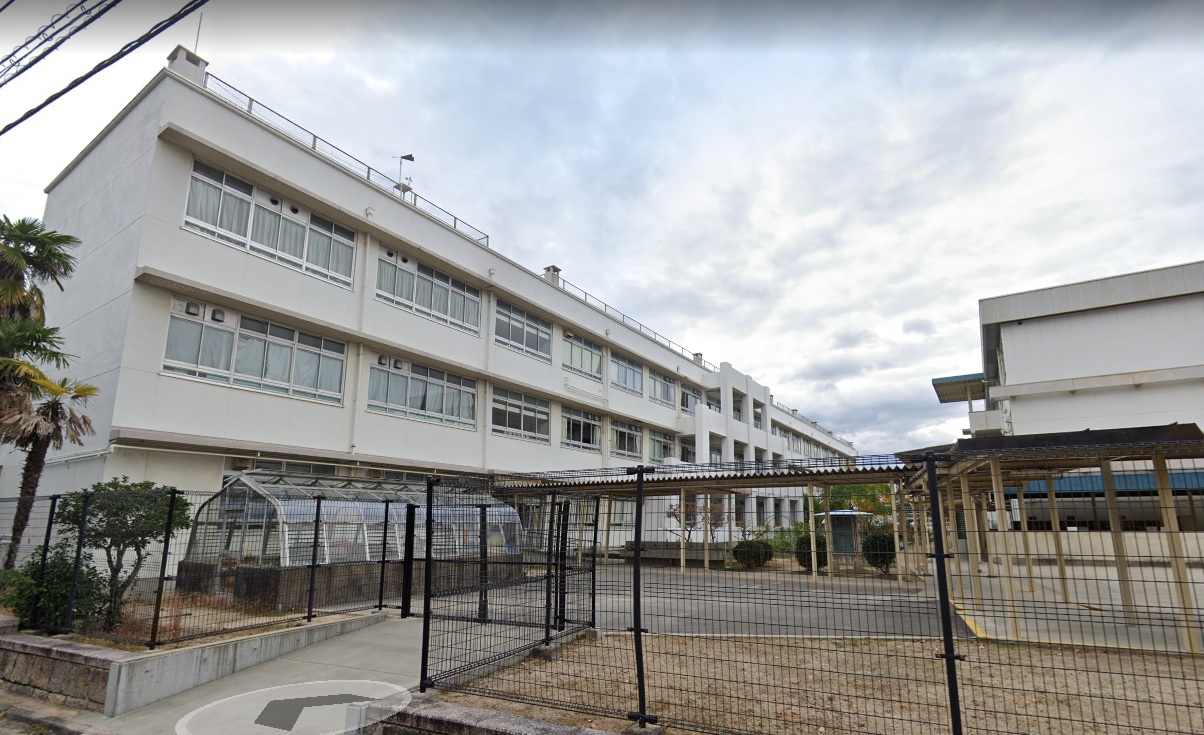 吉見楠木町戸建て 小学校