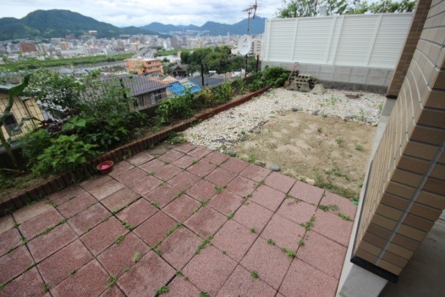 広島県広島市東区牛田新町３丁目 ベランダ