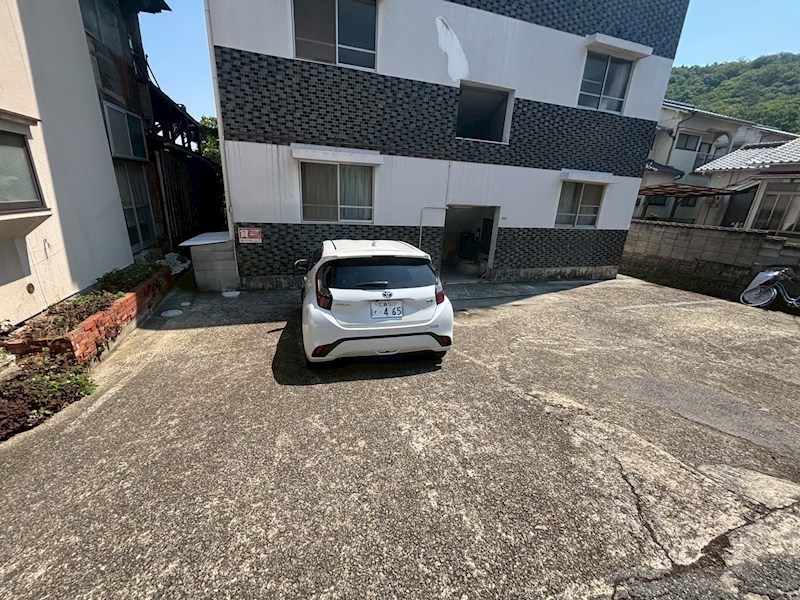 広島県呉市焼山桜ヶ丘３丁目 駐車場