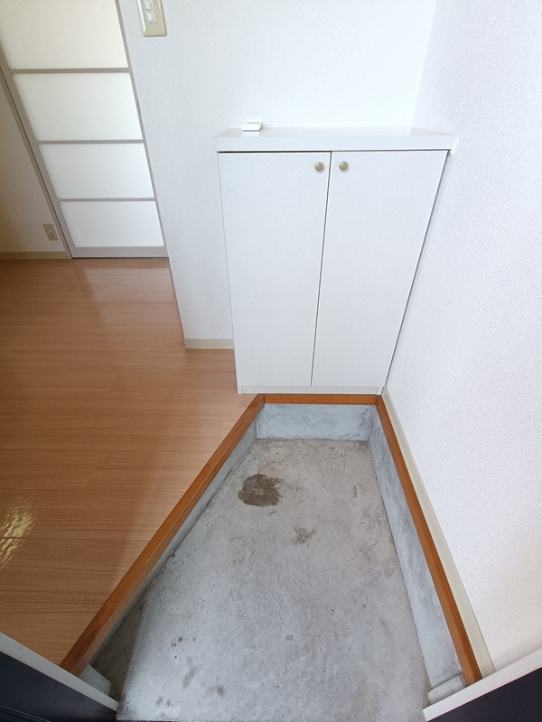 ファミールコーポ高屋　１棟 玄関