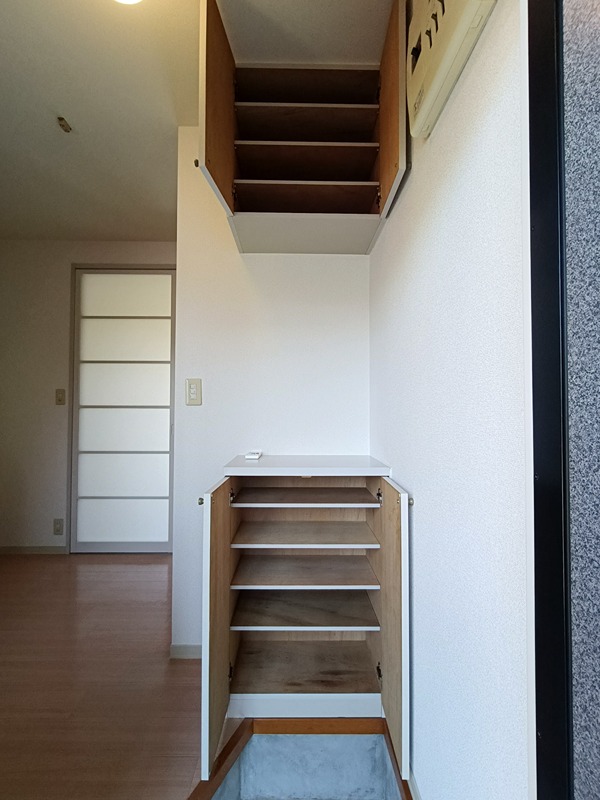ファミールコーポ高屋　１棟 収納
