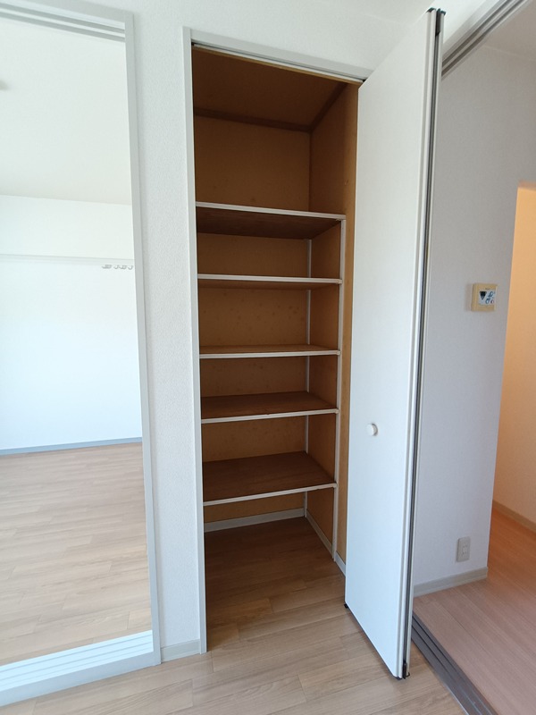 ファミールコーポ高屋　１棟 収納