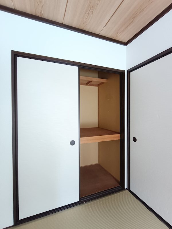 ファミールコーポ高屋　4棟 収納