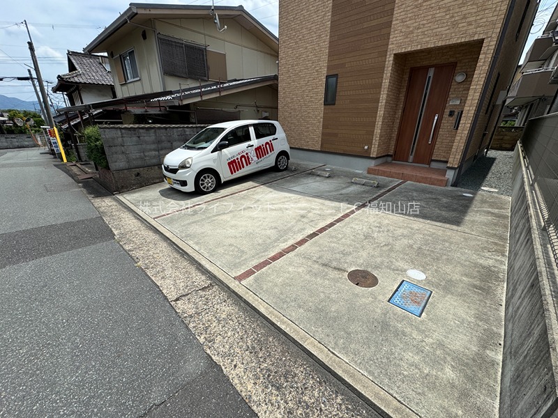 NRP 駐車場
