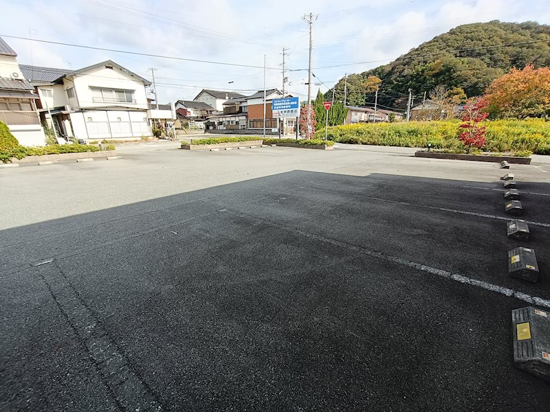 レジェンド 駐車場
