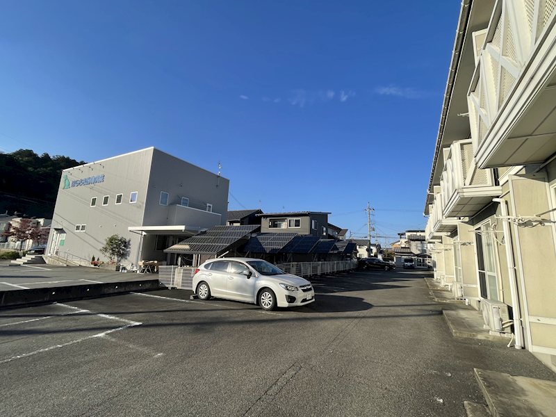 ファミールコーポ高屋　７棟 駐車場
