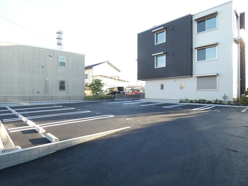 フォレスト　コート 駐車場