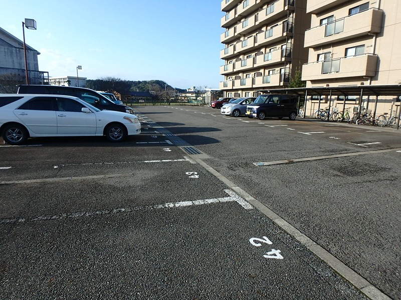 エール豊岡 駐車場
