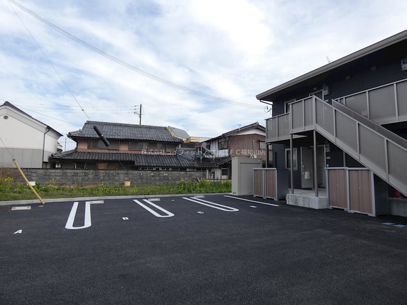 eden 駐車場
