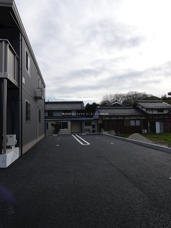 eden 駐車場