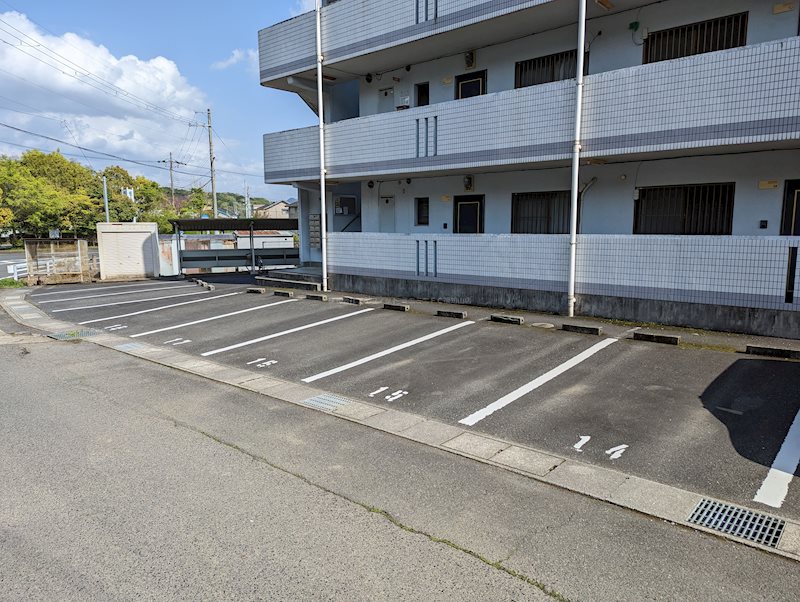 ユーミー猪崎 駐車場