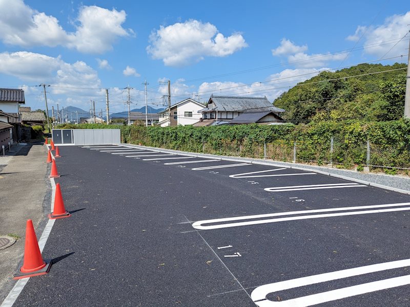シャーメゾン　カーサ　デ　花音 駐車場