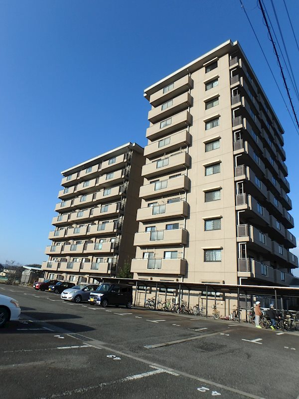 エール豊岡 駐車場