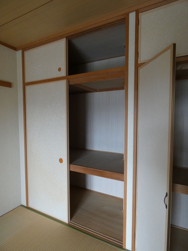 エール豊岡 収納
